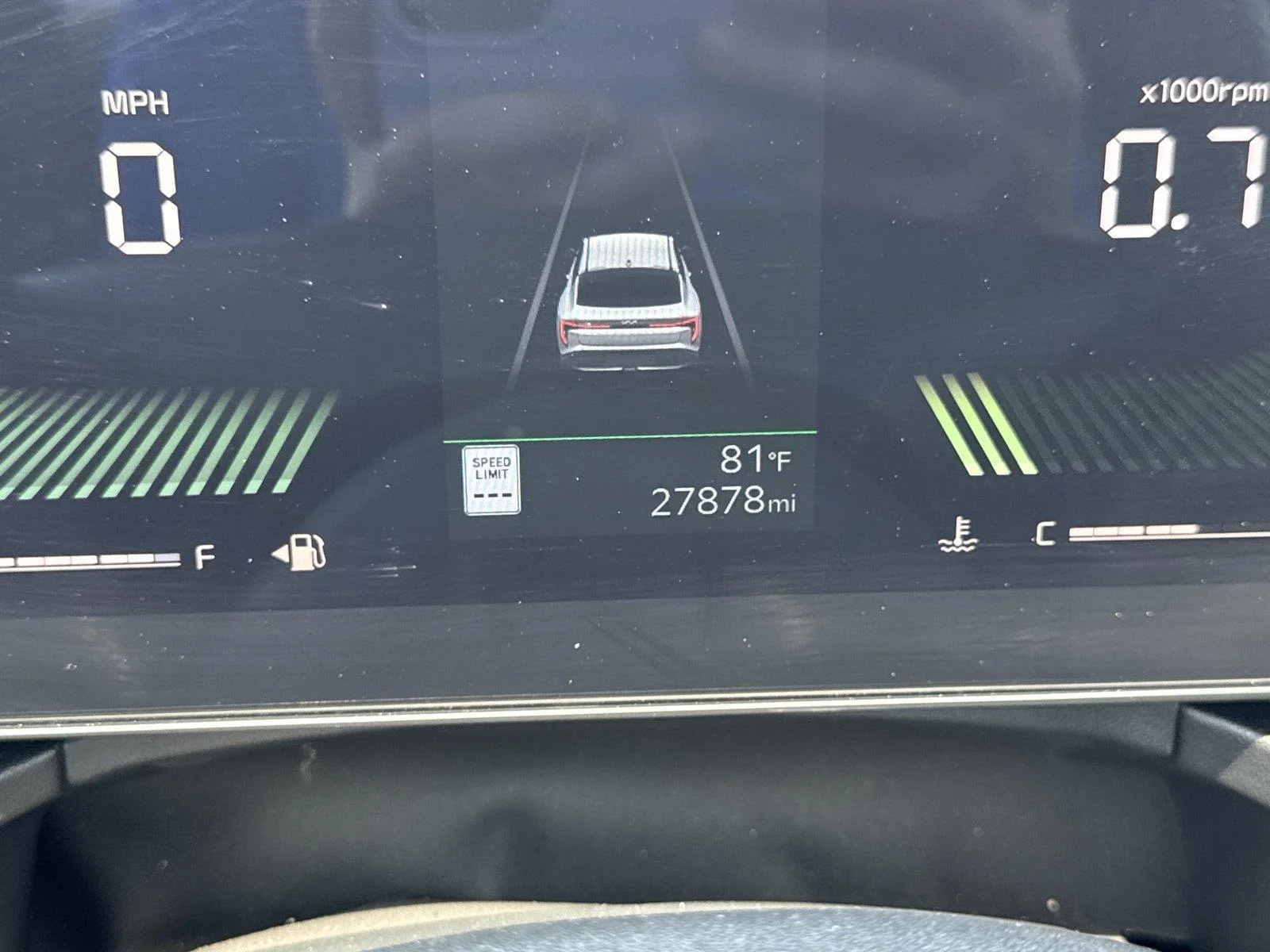 Used 2025 Snow White Pearl Kia LXS image 36