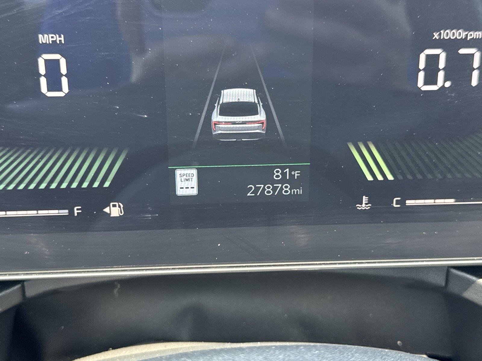Used 2025 Snow White Pearl Kia LXS image 36