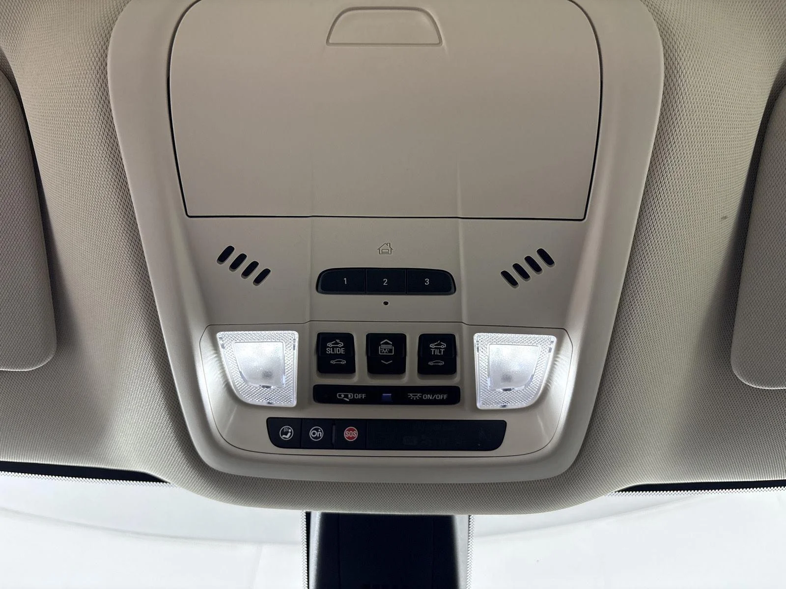 Used 2023 Moonstone Gray Metallic Buick Avenir image 17