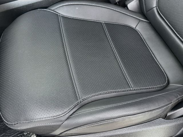 Used 2024  Mercedes-Benz GLC 300 image 19