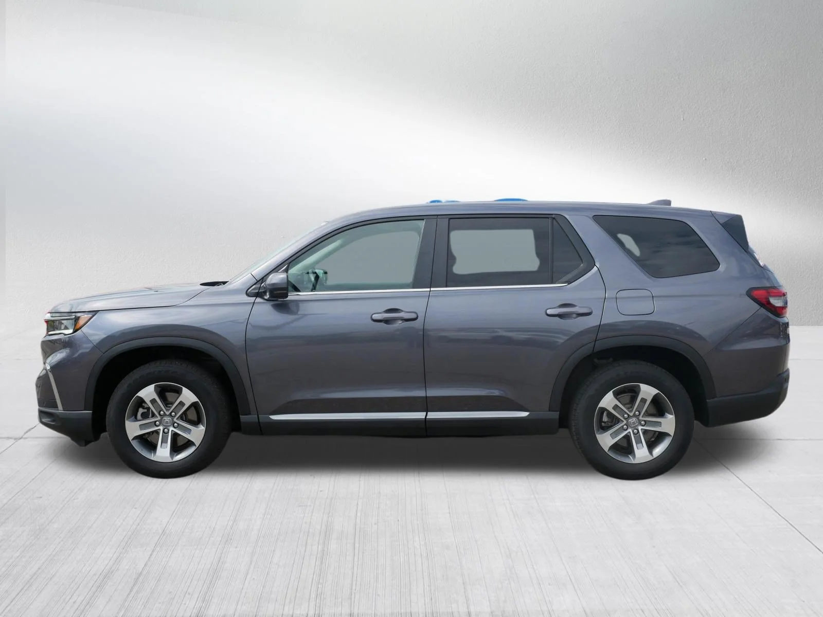 Certified Used 2025 Modern Steel Metallic Honda EX-L image 4