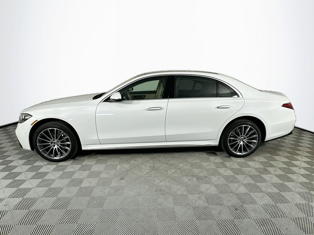 New 2026 White Mercedes-Benz S 500 image 4