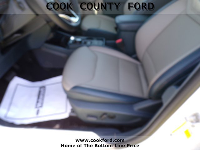New 2026 Oxford White Ford Lariat® image 15
