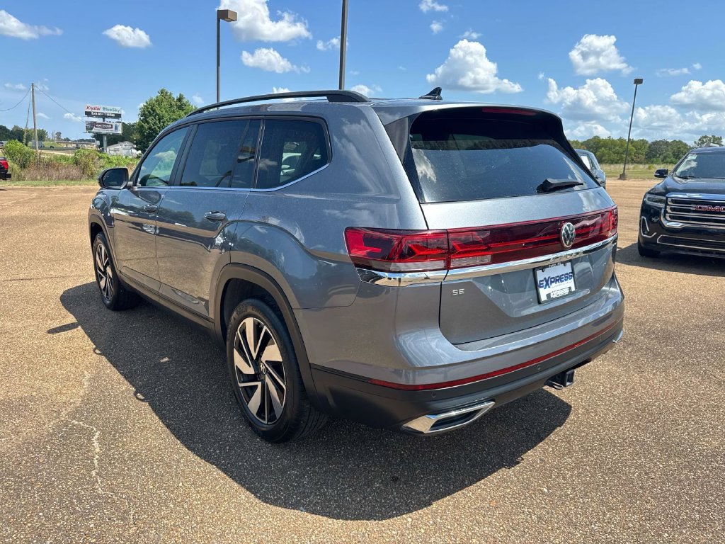 Used 2025 Gray Volkswagen 2.0T SE w/Technology image 6