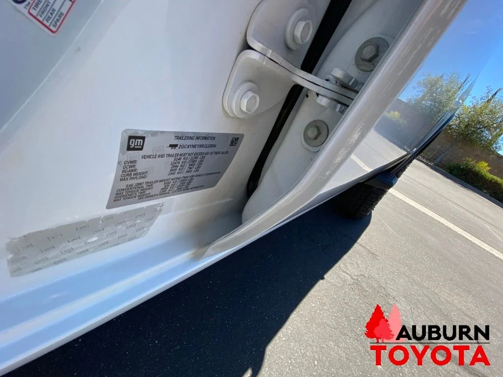 Used 2024 White Chevrolet LT image 32