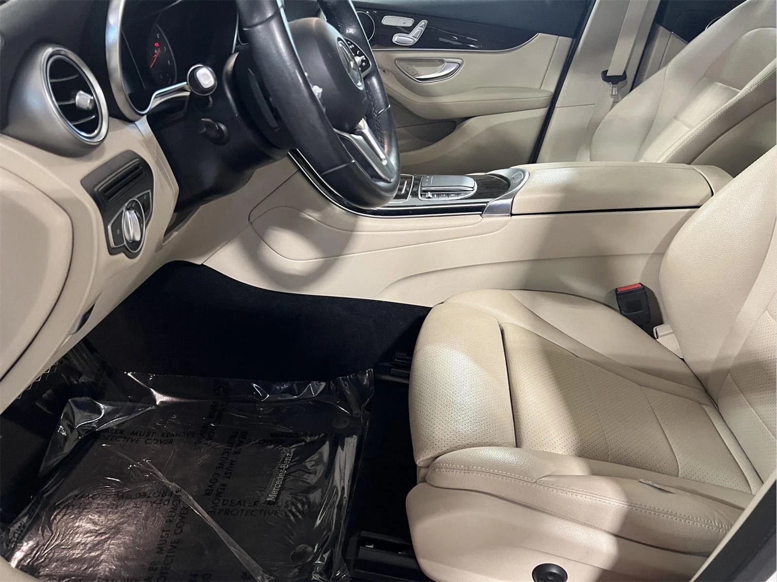 Used 2021 Polar White Mercedes-Benz GLC 300 image 9