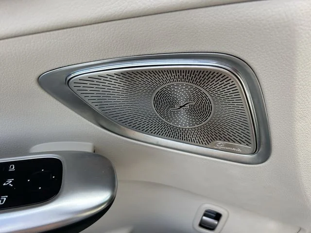 Used 2024  Mercedes-Benz C 300 image 24