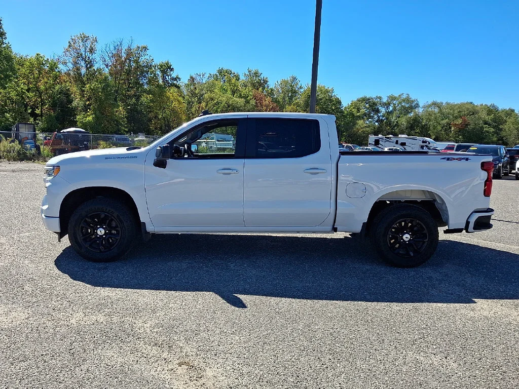 Used 2026 Summit White Chevrolet RST image 7