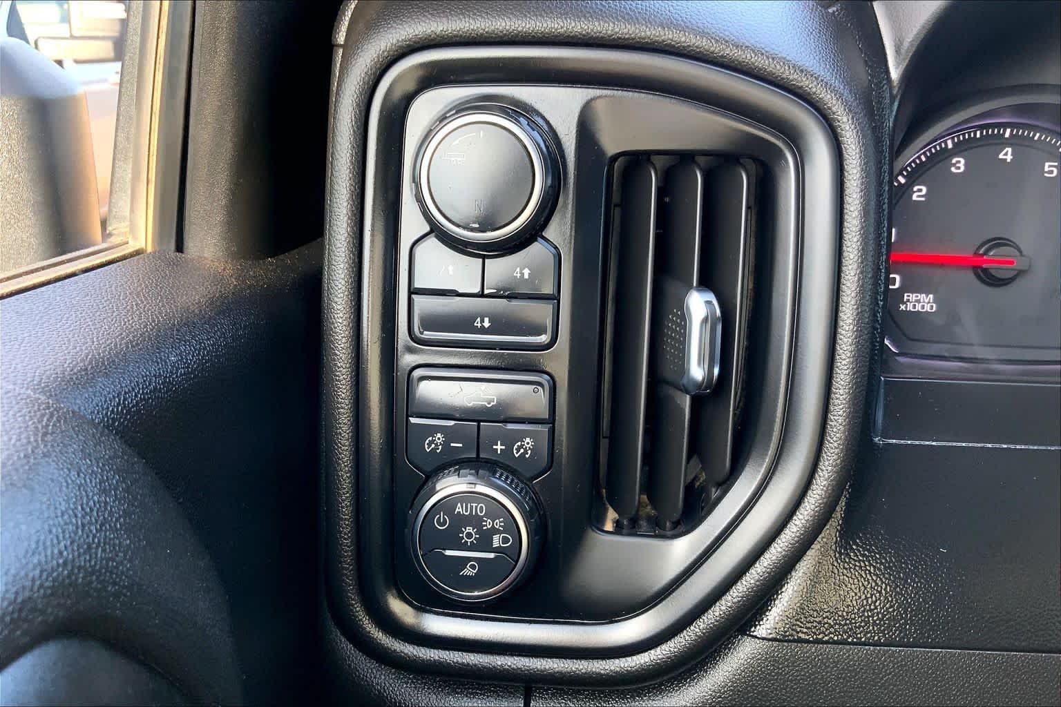 Used 2021 Northsky Blue Metallic Chevrolet Custom image 35