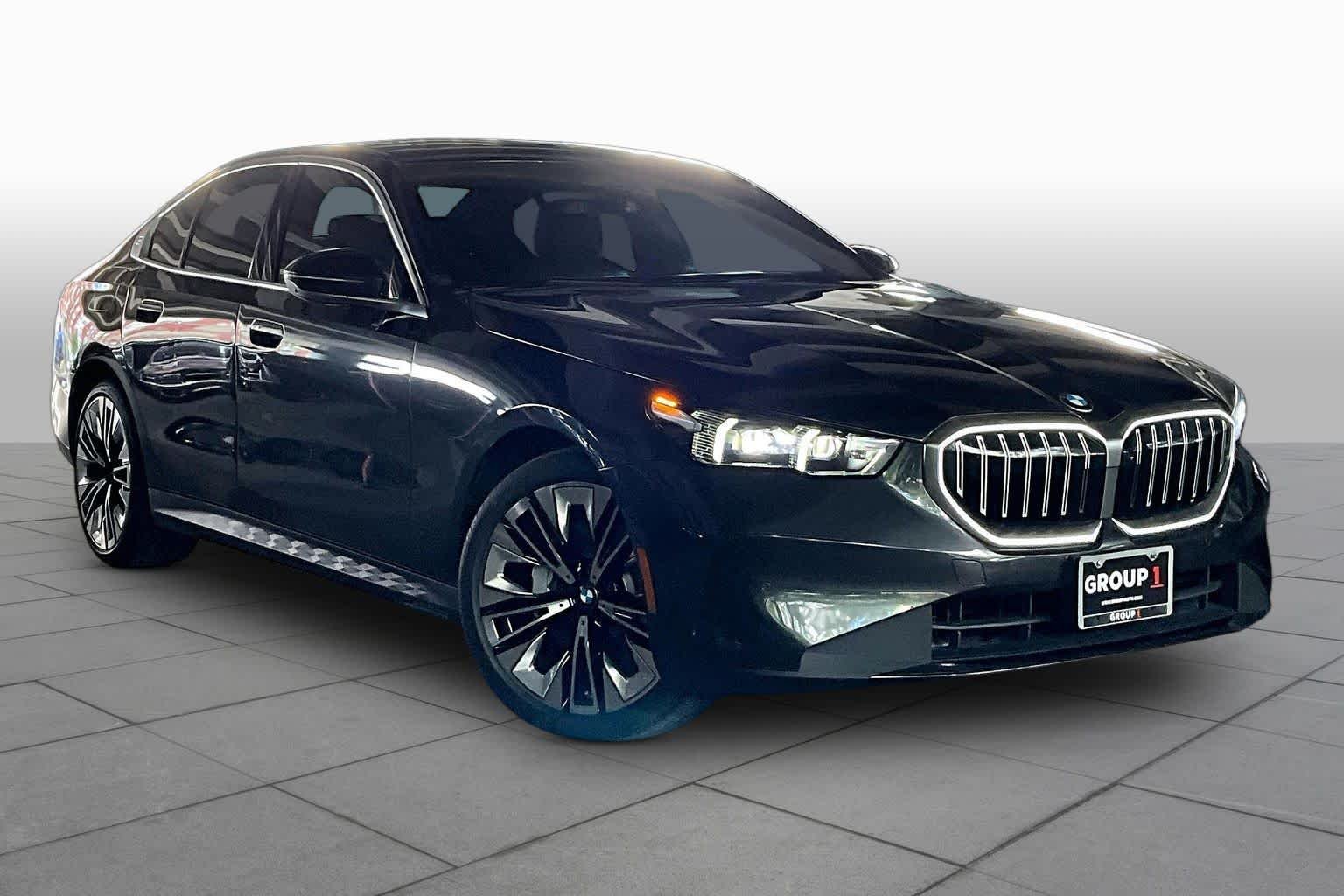 Certified Used 2026 Dark Graphite Metallic BMW 530i image 2
