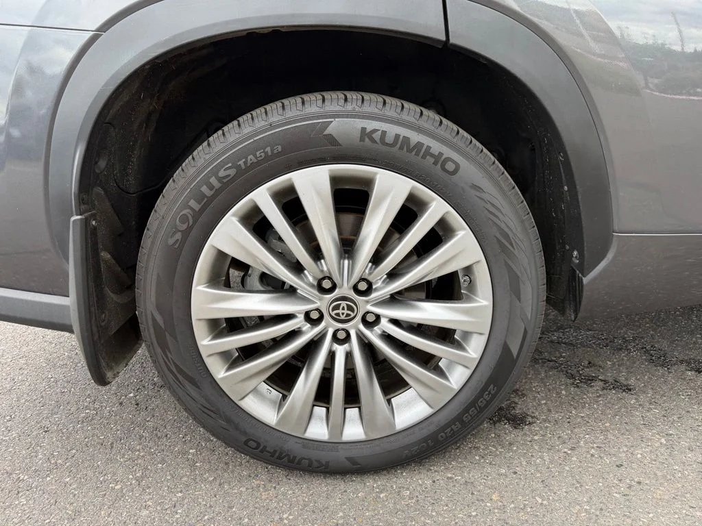 2022 Toyota Highlander Platinum - Photo 9