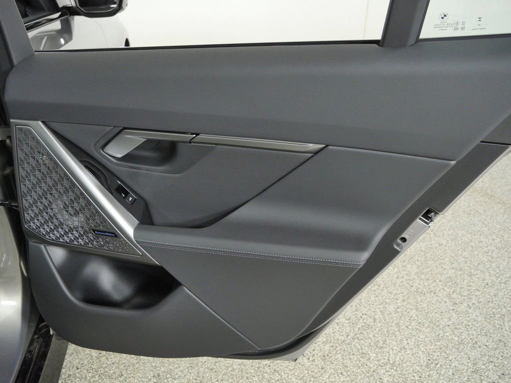 New 2027 Oxide Grey Metallic BMW 540i xDrive image 24