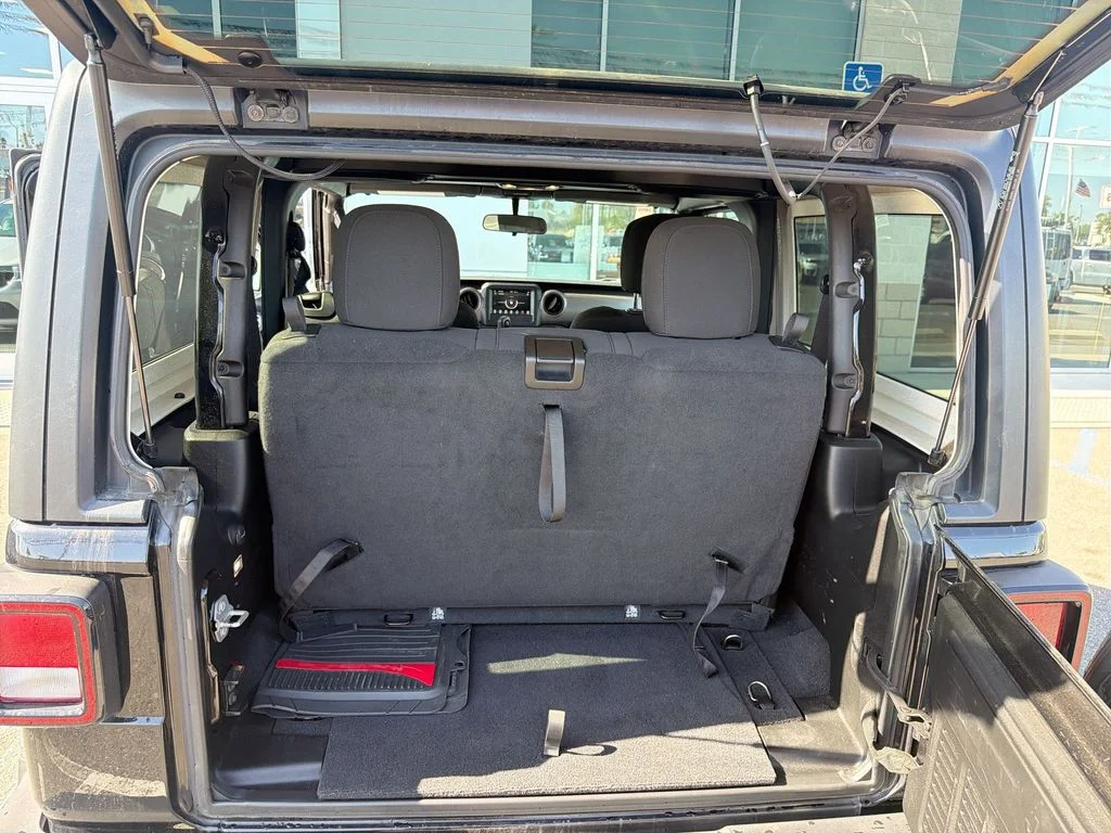 Used 2020 Black Jeep Sport S image 20