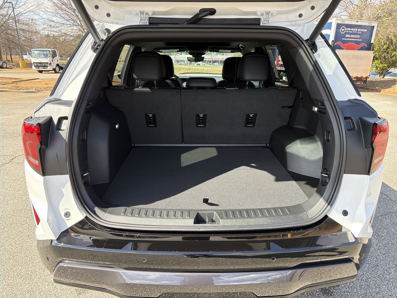 Used 2026 Summit White GMC AT4 image 21
