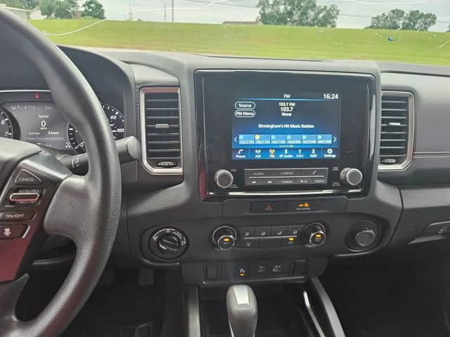 Used 2022 Gray Nissan SV image 17