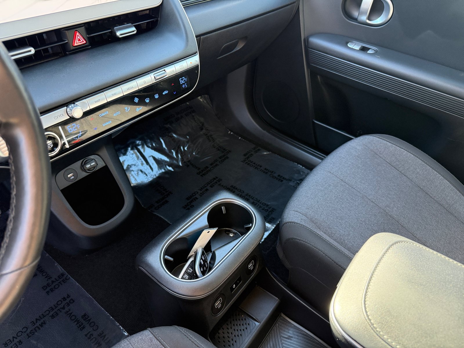 Used 2024 Abyss Black Hyundai SEL image 13