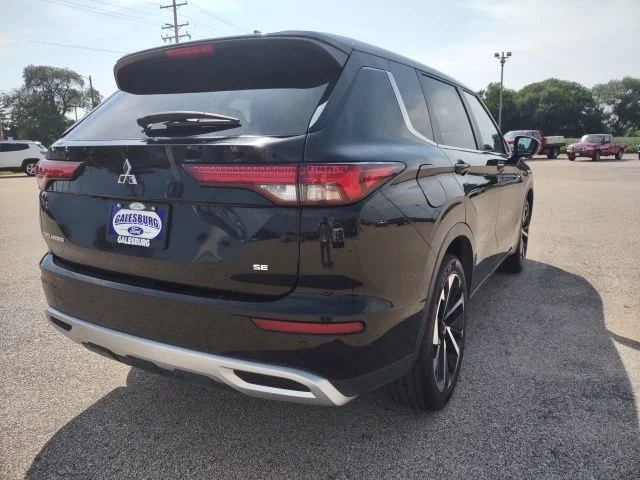 Used 2024 Gray Mitsubishi  image 5
