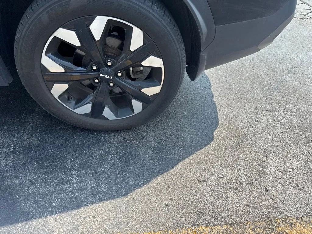 Used 2024 Ebony Black Kia X-Line image 20