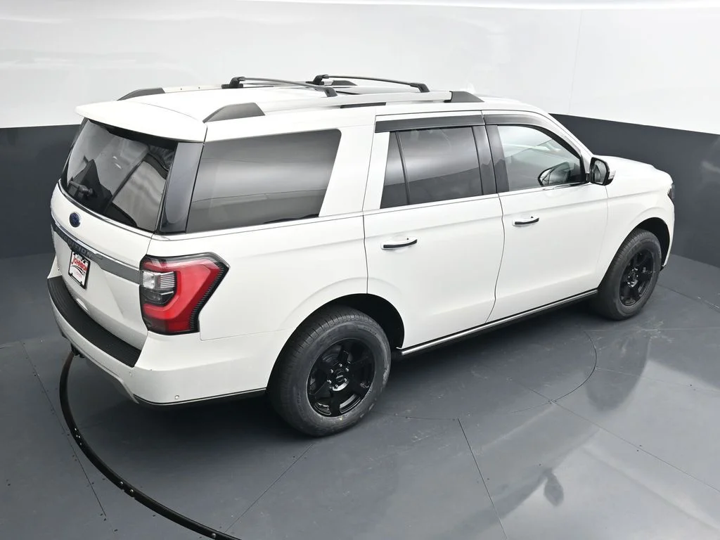 Used 2021 White Ford Limited image 33