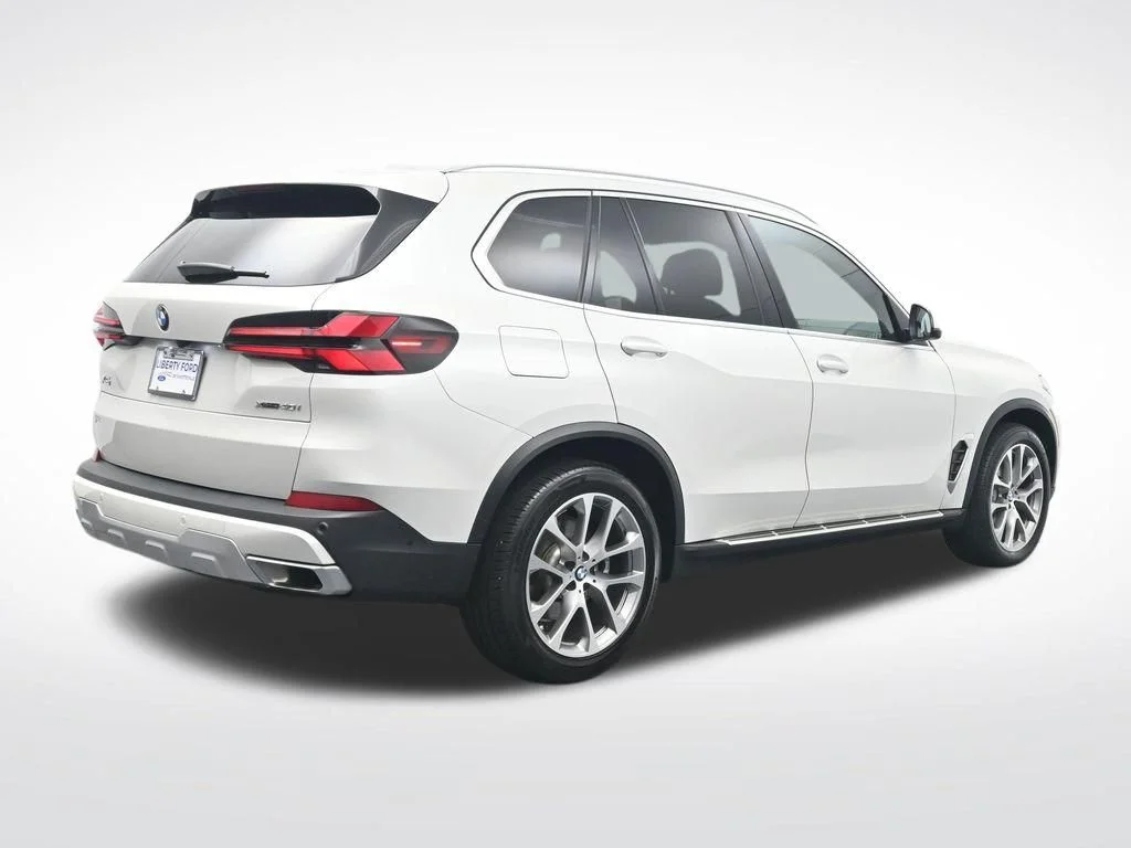 Certified Used 2025 White Metallic BMW xDrive40i image 6