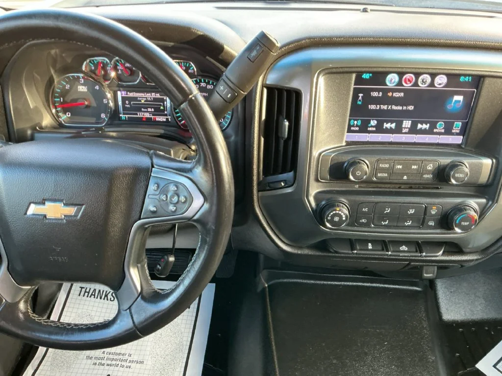 Used 2016 SUMMIT WHITE Chevrolet LT image 22
