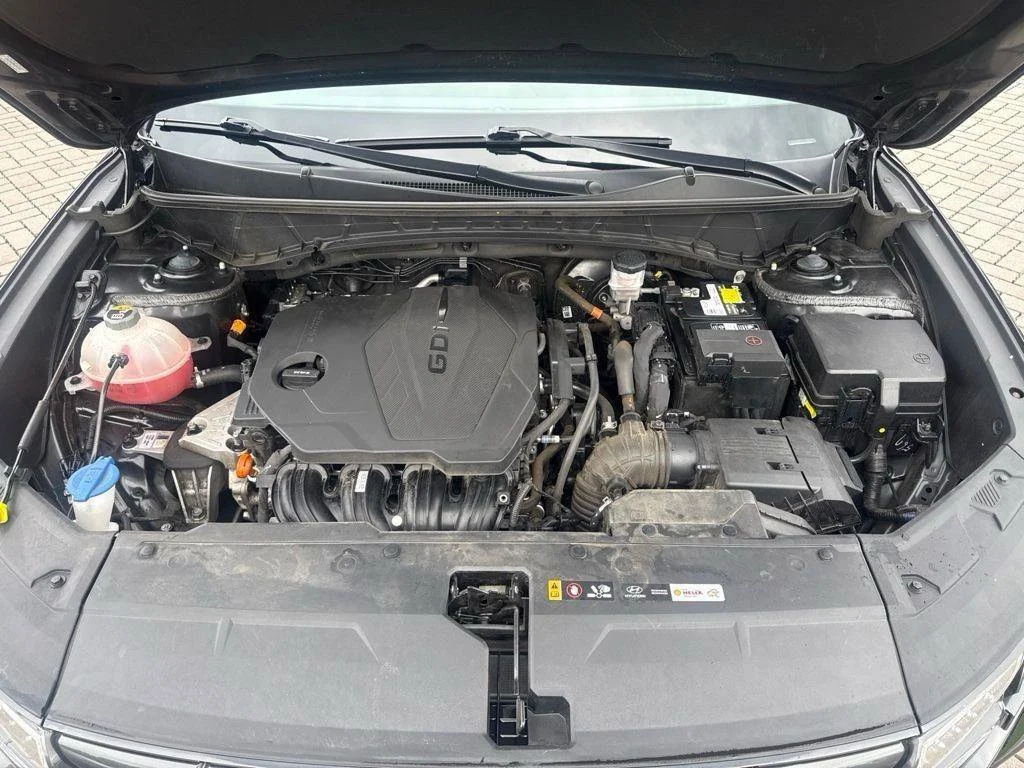 Used 2023 Black Hyundai SEL image 9