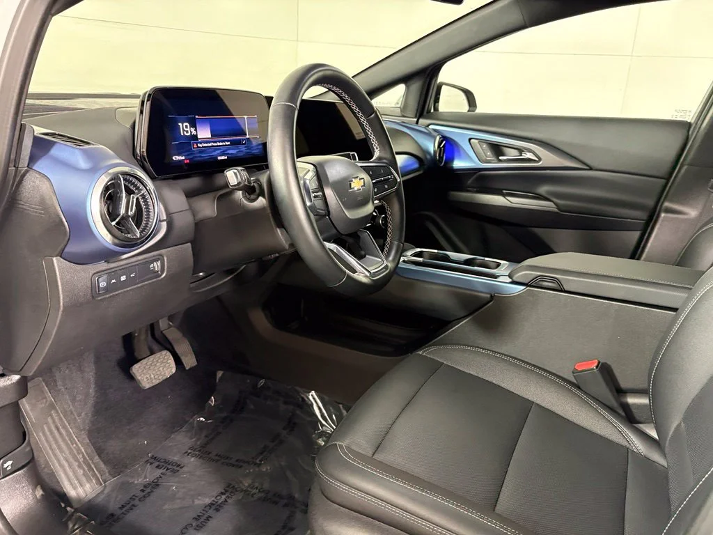 Used 2024 White Chevrolet LT image 23