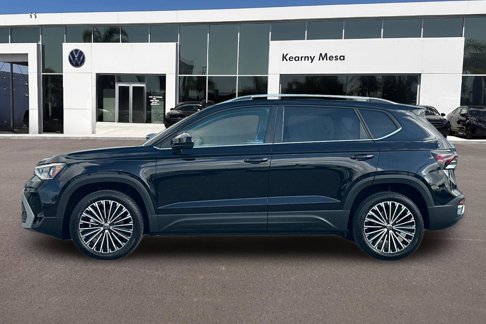 Certified Used 2025 Deep Black Pearl Volkswagen 1.5T SE image 7