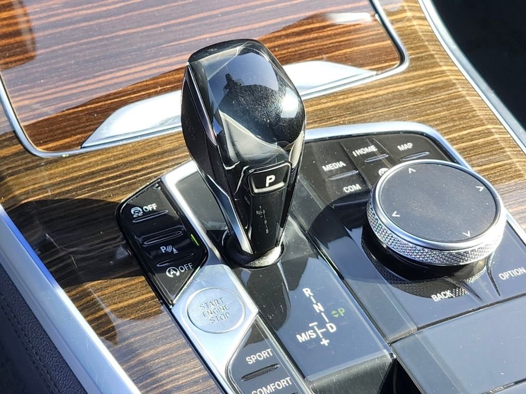 Used 2019 Gray BMW xDrive40i image 28