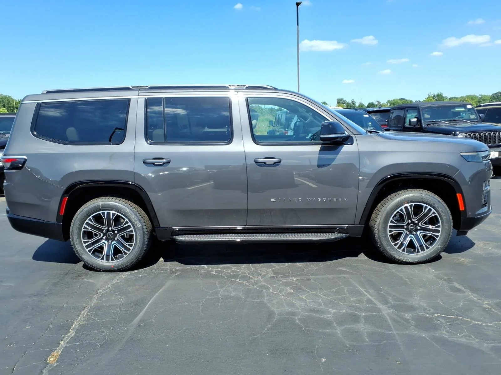New 2026 Baltic-Gray Metallic Clear-Coat Exterior Paint Jeep  image 18