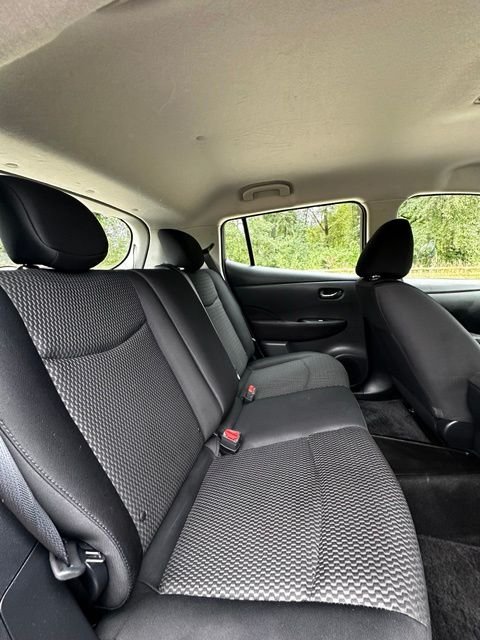 Used 2017 Brilliant Silver Nissan S image 18
