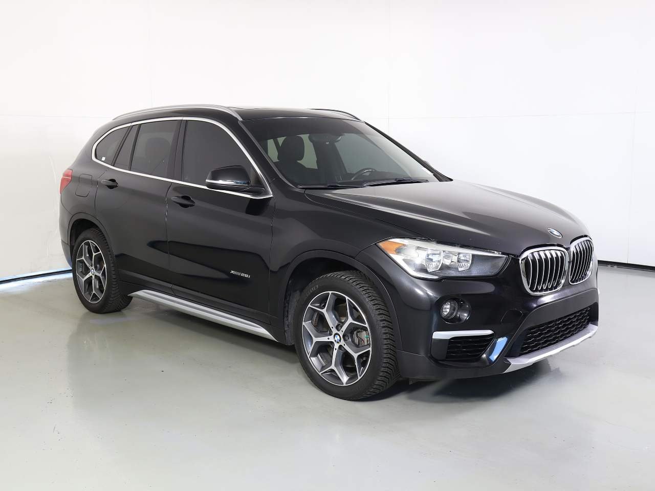 Used 2017 Jet Black BMW xDrive28i image 5