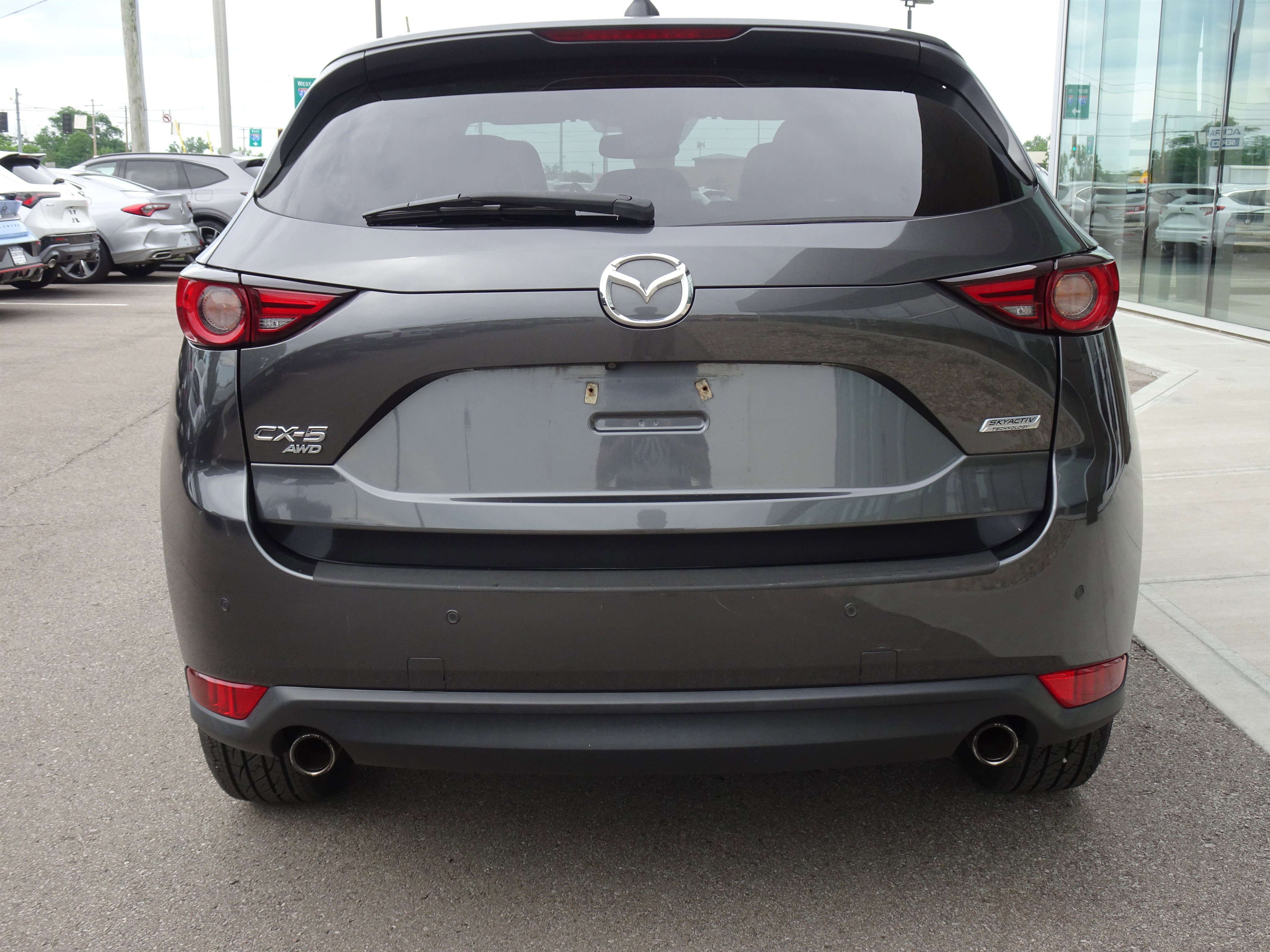 Used 2018 Machine Gray Metallic Mazda Grand Touring image 4