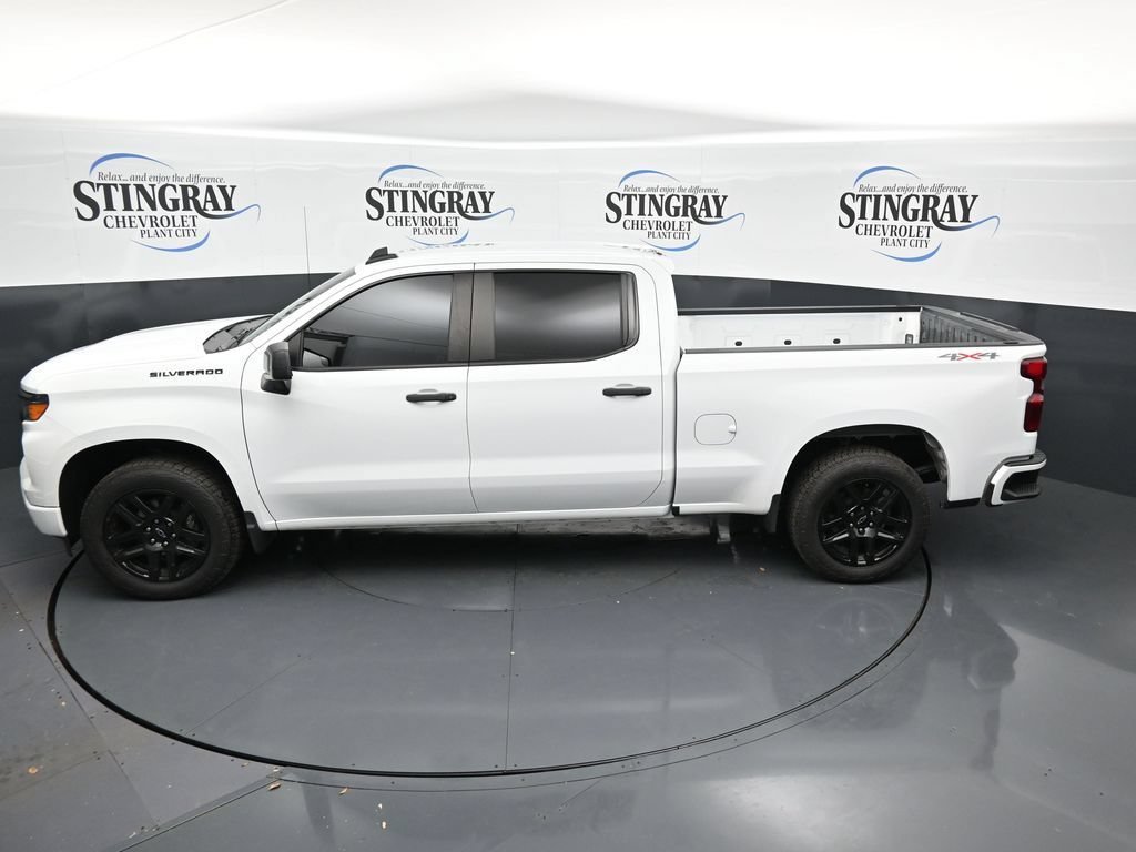 Used 2022 Summit White Chevrolet Custom image 21