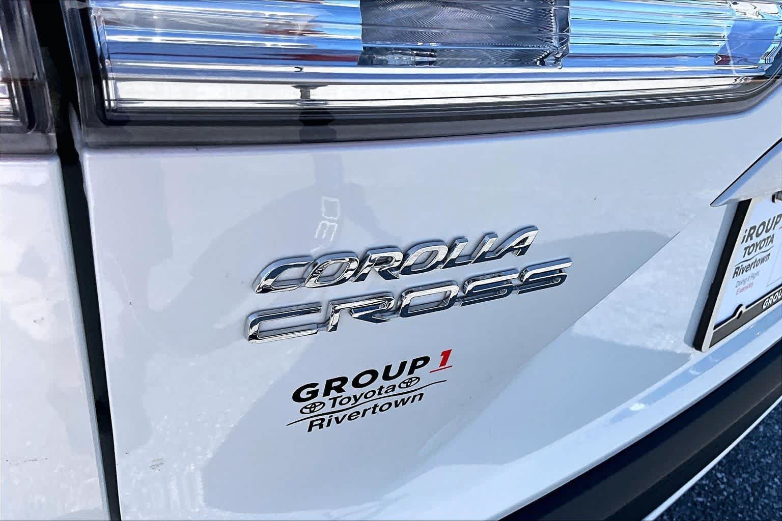 Used 2024 Wind Chill Pearl Toyota LE image 29