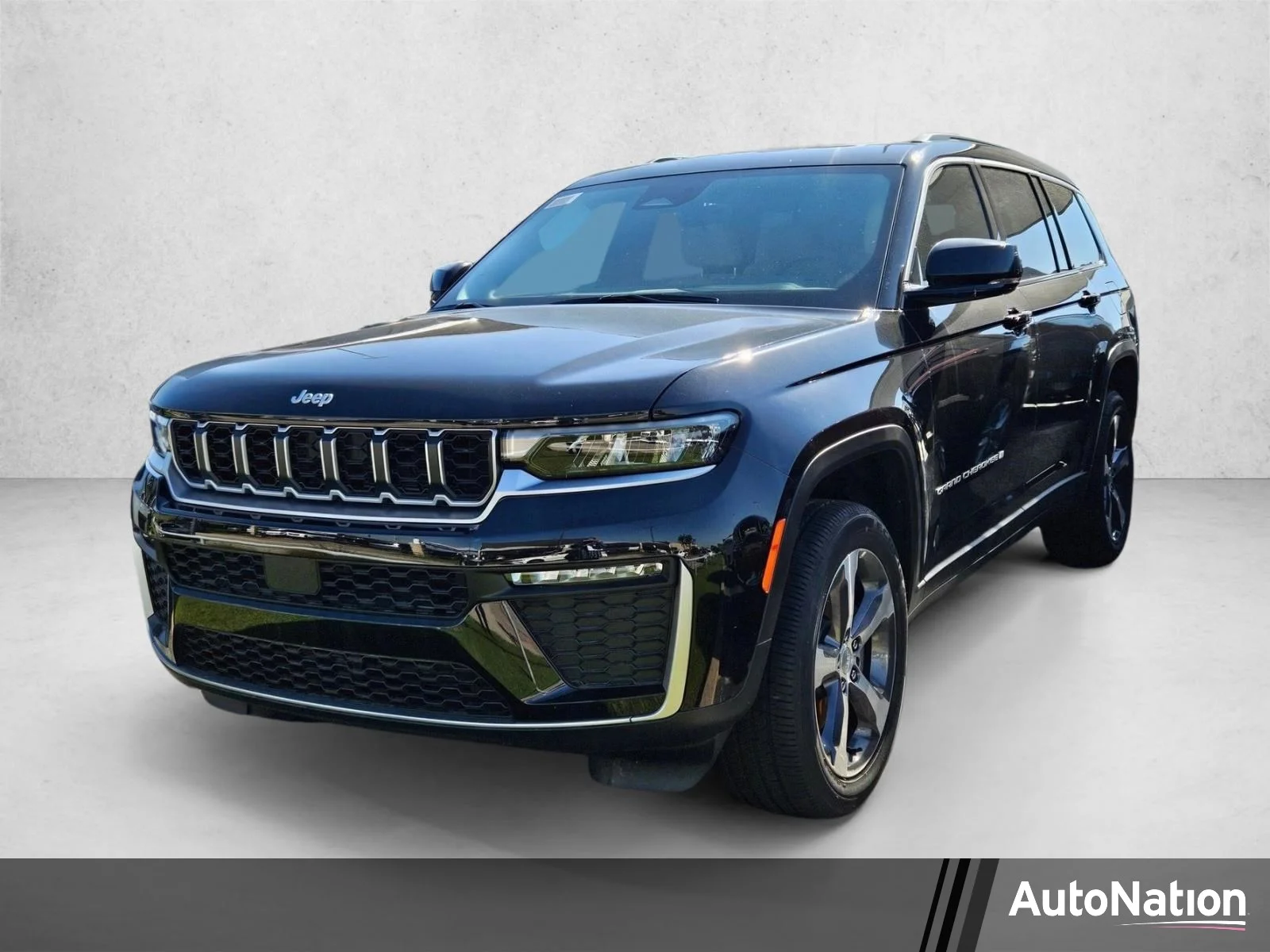 New 2026 Diamond Black Crystal Pearl-Coat Exterior Paint Jeep Limited image 1