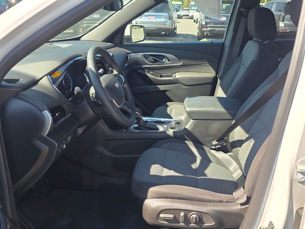 Used 2023 Summit White Chevrolet LT image 29