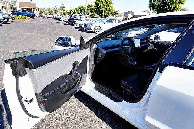 Used 2025  Tesla Long Range image 40