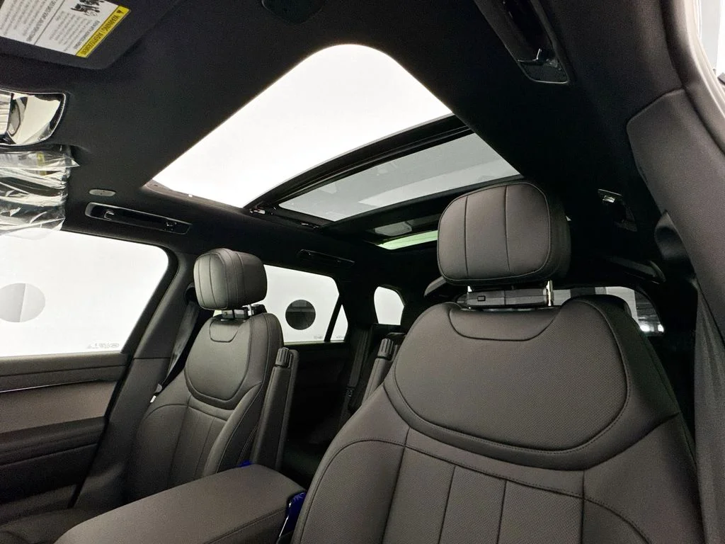 New 2026 Santorini Black Land Rover SE image 22