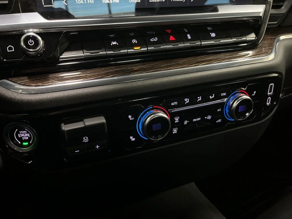 Used 2023 Silver GMC Elevation image 10