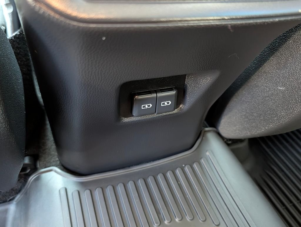 2024 Toyota RAV4 XLE - Photo 14