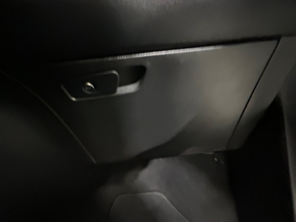 Used 2018 Red Chrysler Touring Plus image 24