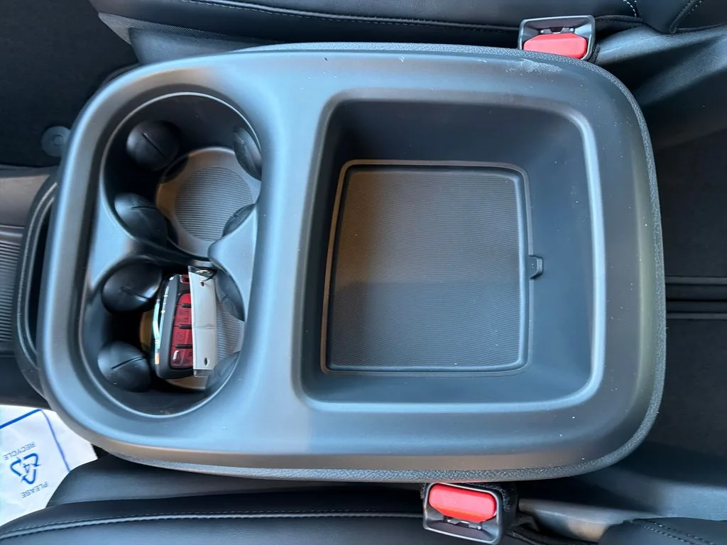 2026 Chrysler Pacifica Select - Photo 24