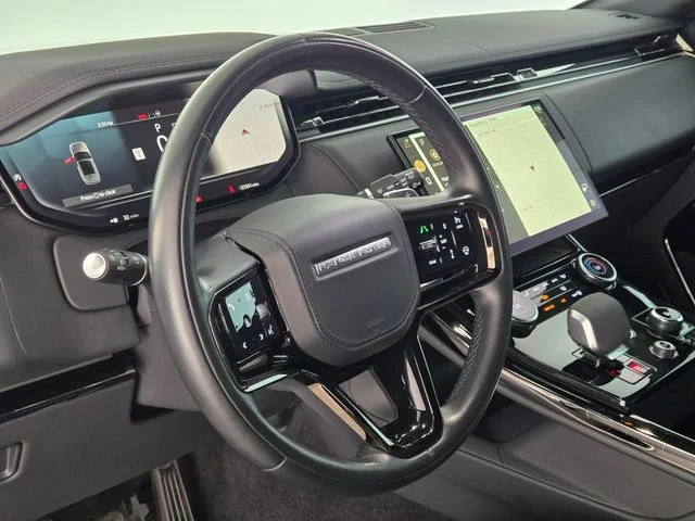 Used 2023 Gray Land Rover SE Dynamic image 21