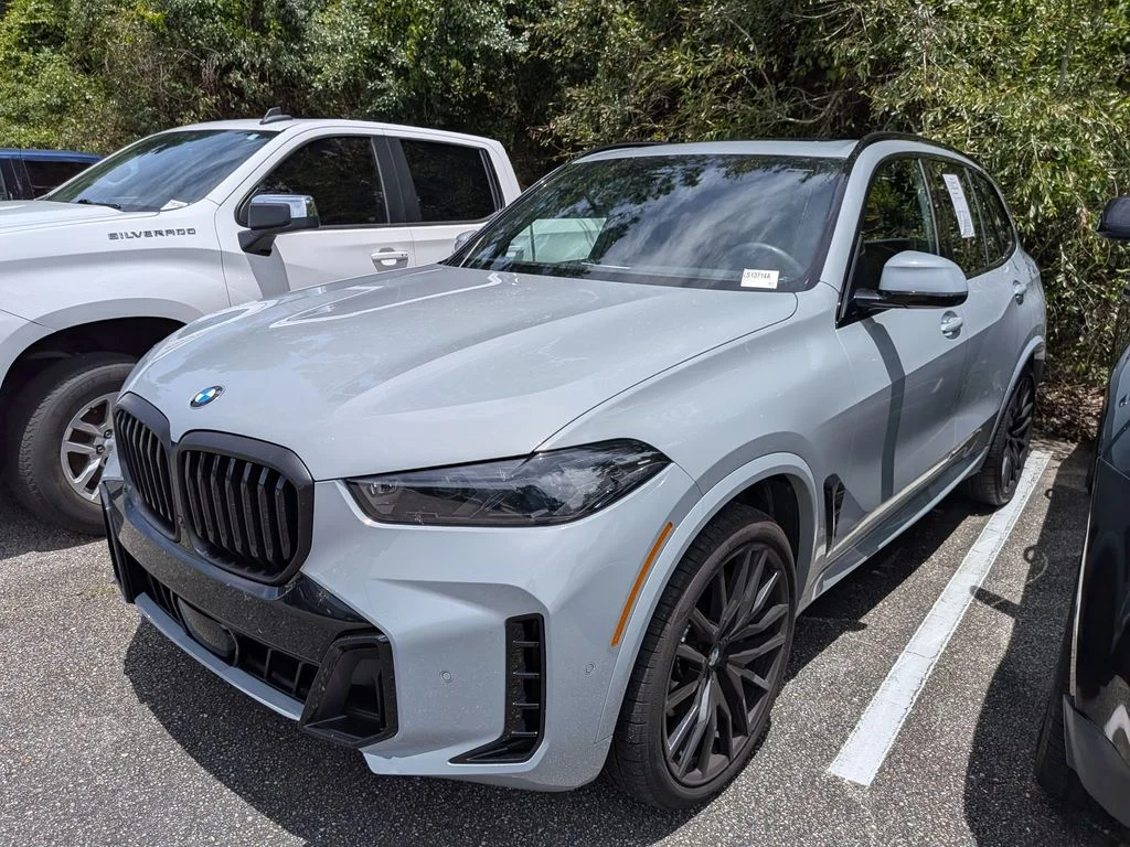 Used 2026 Gray BMW xDrive40i image 1
