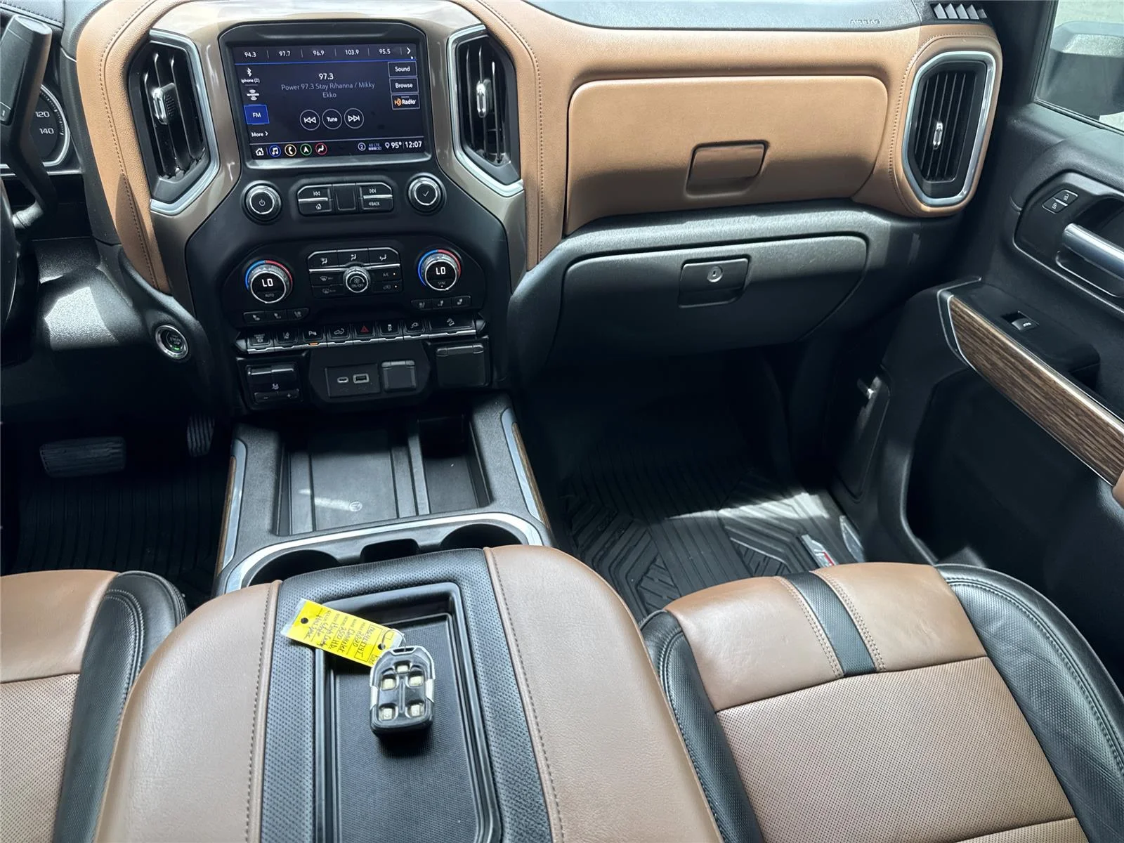 Used 2020 IRIDESCENT PEARL TRICOAT Chevrolet High Country image 16