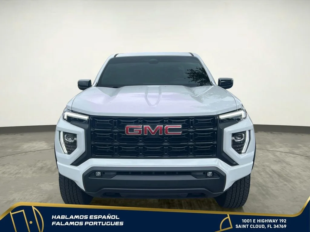 Used 2024 Summit White GMC Elevation image 9