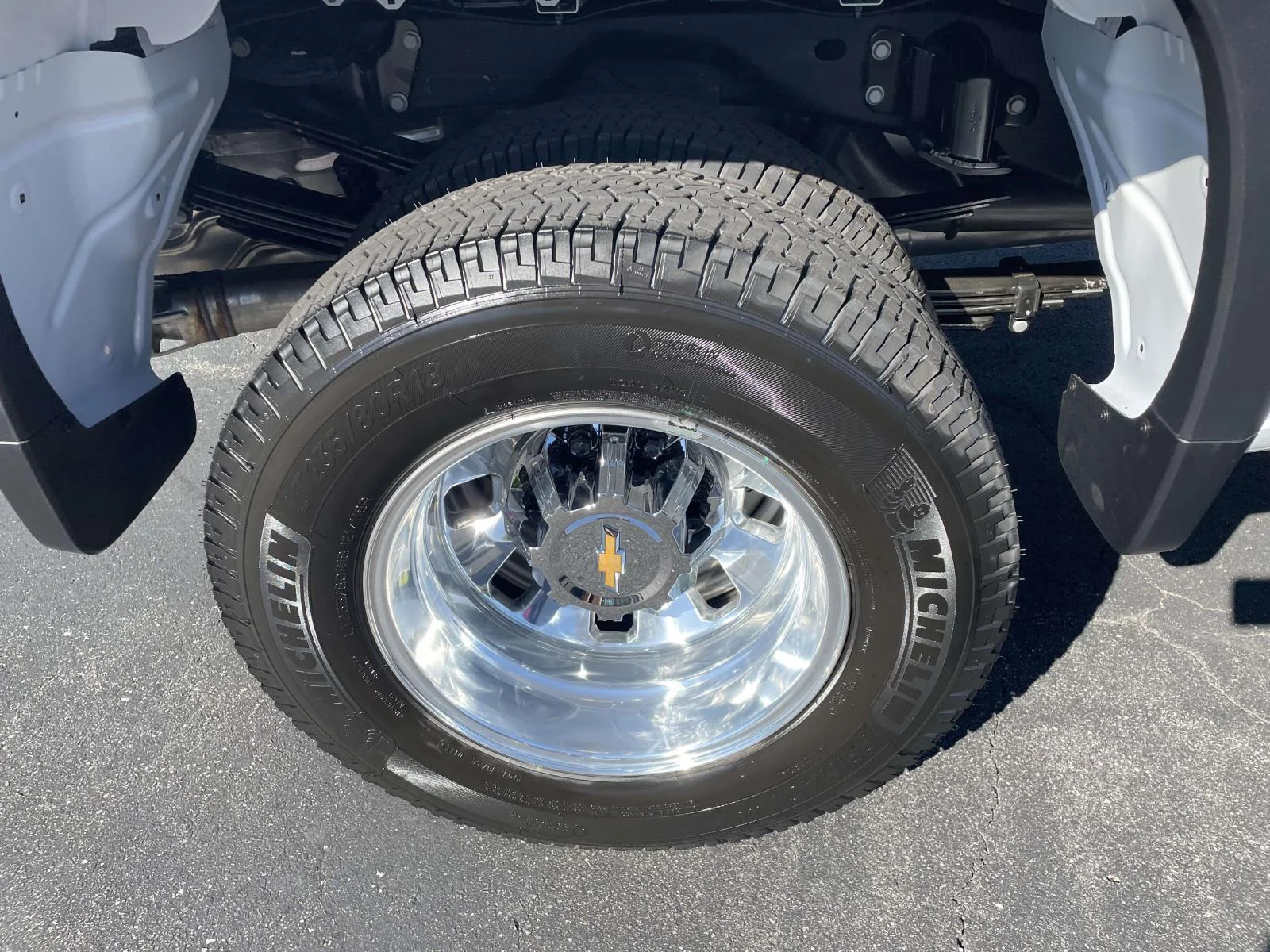 New 2026 Summit White Chevrolet LT DRW image 7