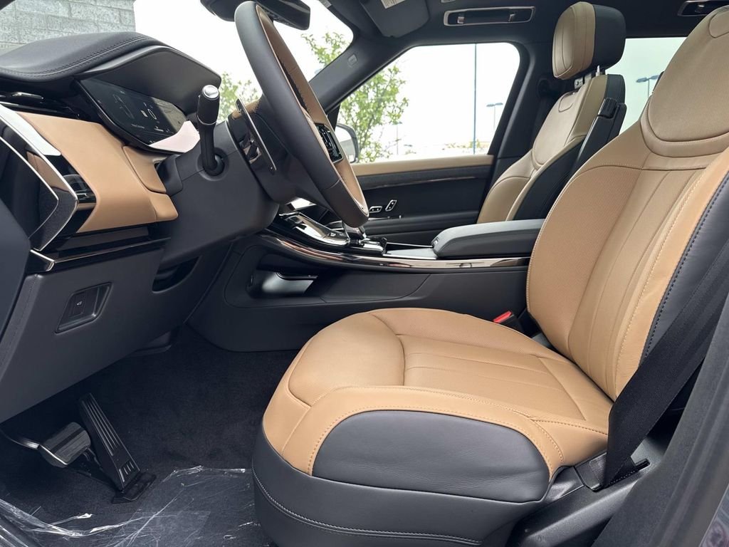 New 2026 Varesine Blue Land Rover Dynamic SE image 18