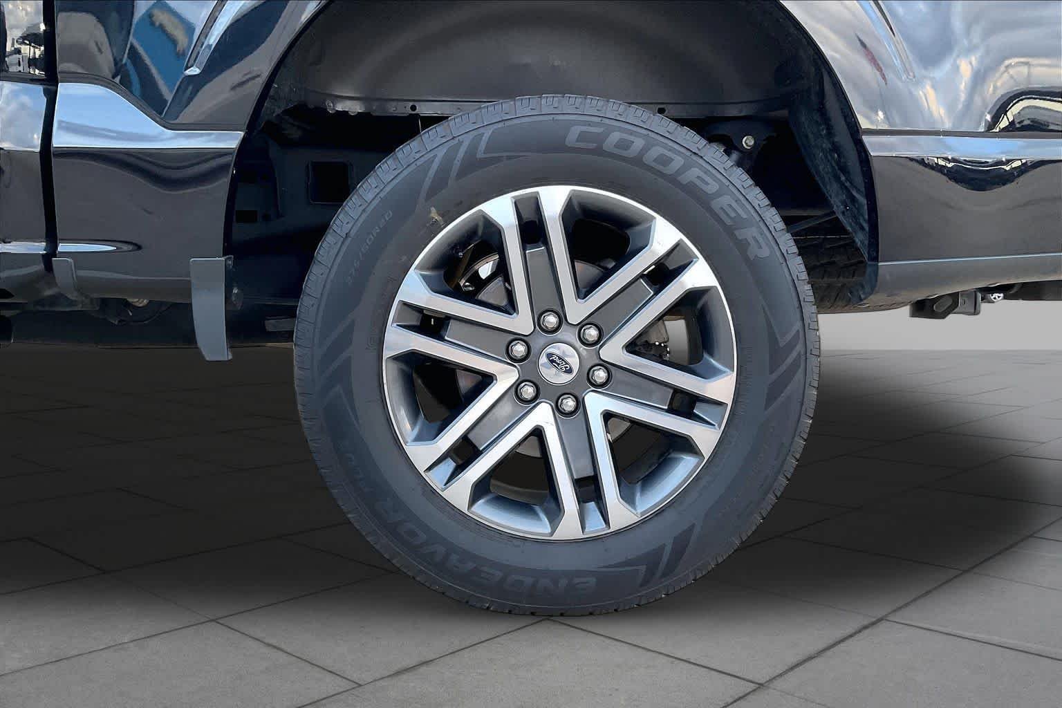 Used 2021 Agate Black Ford XL image 12